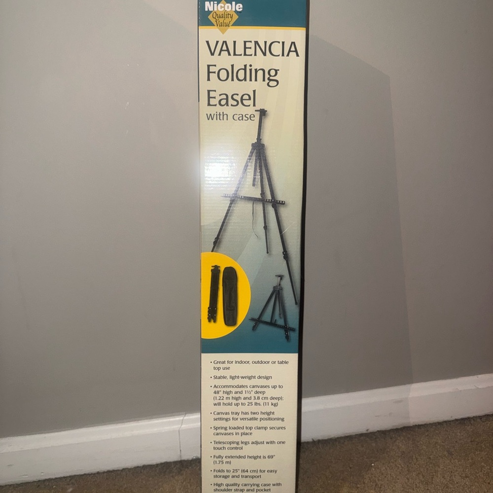 Nicole Valencia Portable Easel with Case